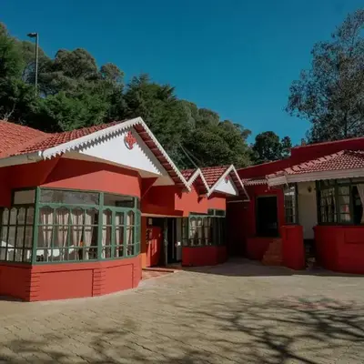 Lakefront Home Hotel