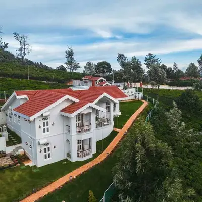 LohonoStays Villa Lansdowne