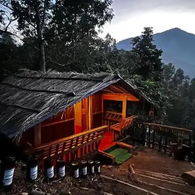 Alpine Mud house Kanthalloor