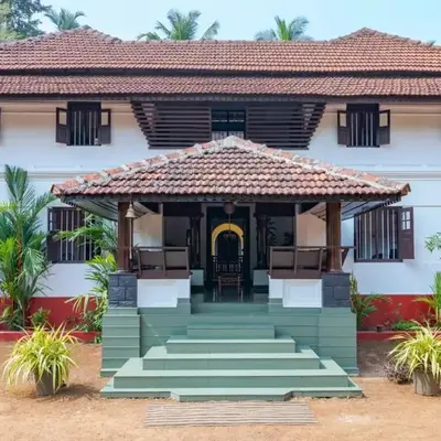 SaffronStays Amaya - 5BR 300-year-old Kerala-style heritage villa with spa near Kannur Airport