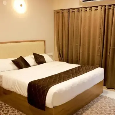 LAVENDER AiRPORT SUiTE