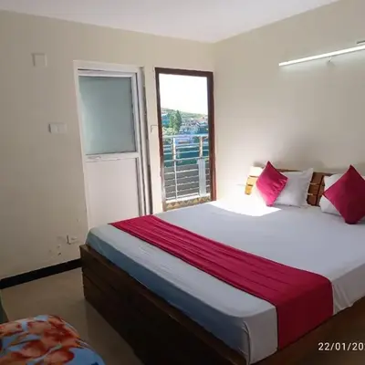 Queenhill Apartment