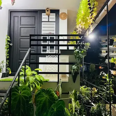 Garden view home stay for family near meitra hospital