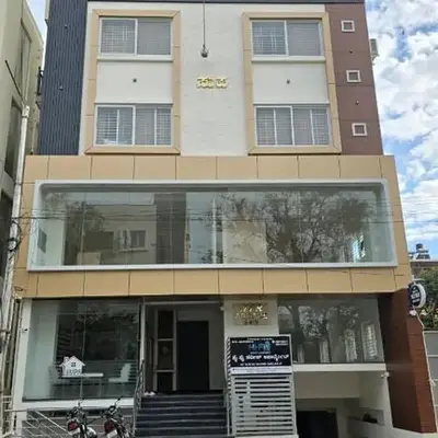 Hi-Fi Service Apartment