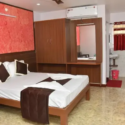 Arunaachalaa Inn