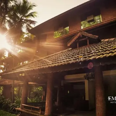 Emarald Resort