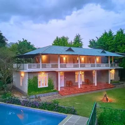 Ministers Mansion Pool Resort Kanthalloor by VOYE HOMES ! Infinity Pool & Scenic Views
