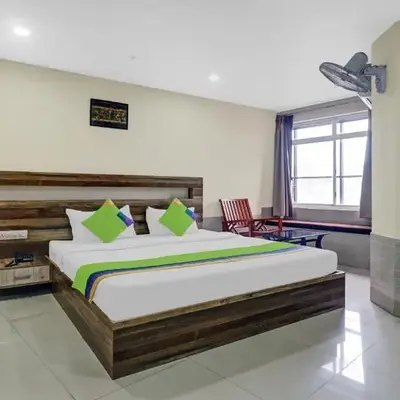 Treebo Darwesh Residency - 500m from Railway Station