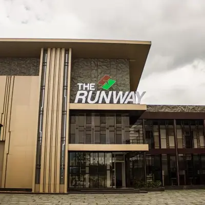 THE RUNWAY HOTEL