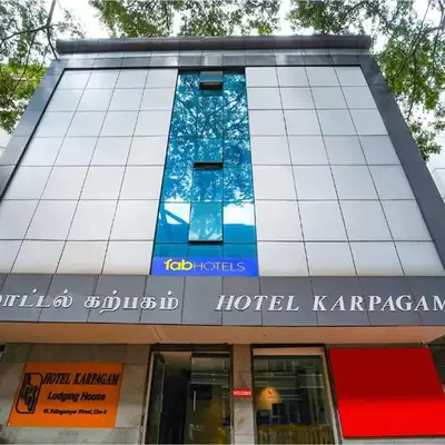 FabHotel Karpagam - 900m from Nehru Stadium